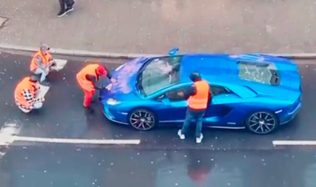 Moron climate activists filmed 'spraying paint' all over £400k Lamborghini Lamborghini
